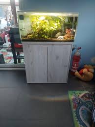 2e hands aquarium